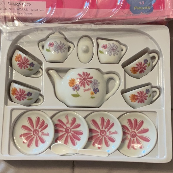 Barbie China Tea Set - Picture 9 of 10